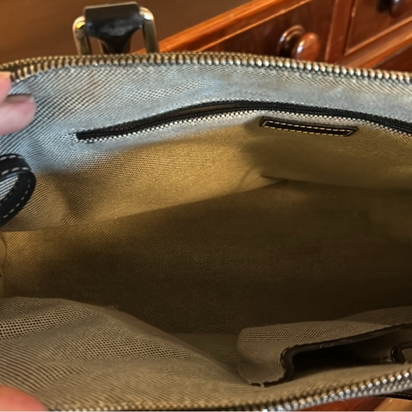 Vintage Dooney and Bourke signature Donegal Crest domed satchel - Picture 2 of 7